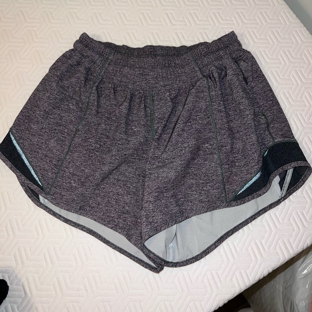 Lululemon Hotty Hot Shorts 4”